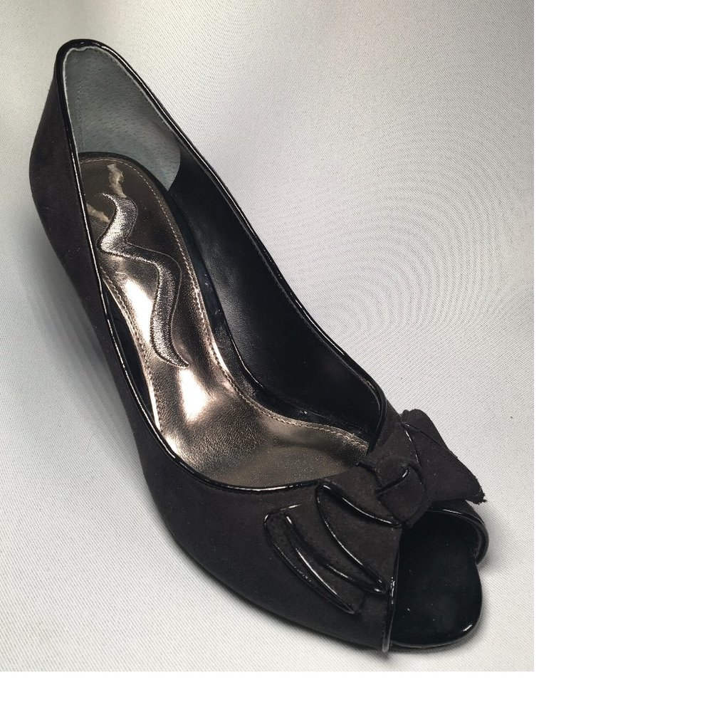 Nina Black Suede Pumps, Open Toe w/Ruffle Bow, 3.25" Heels sz 6.5M